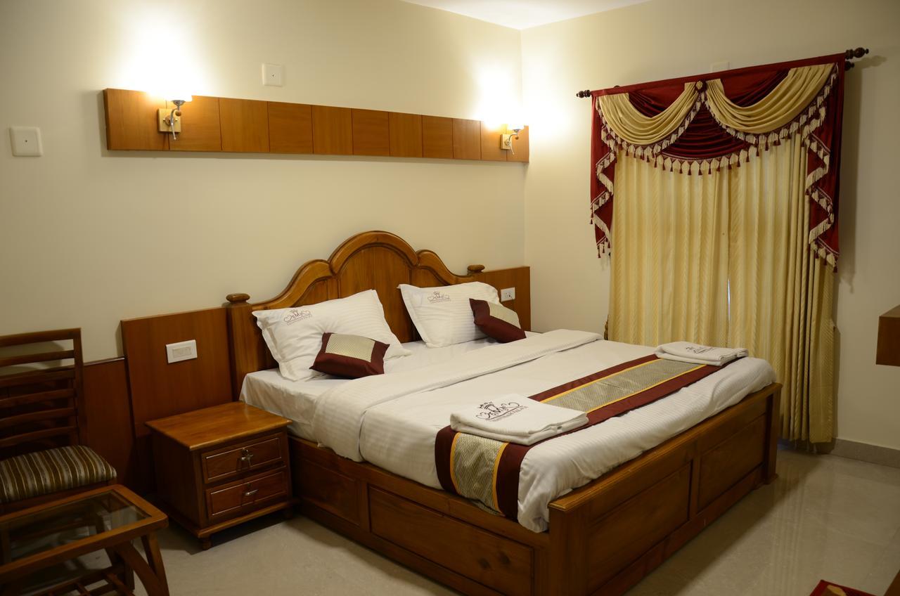 Hotel Vasantham Palace Ooty Buitenkant foto