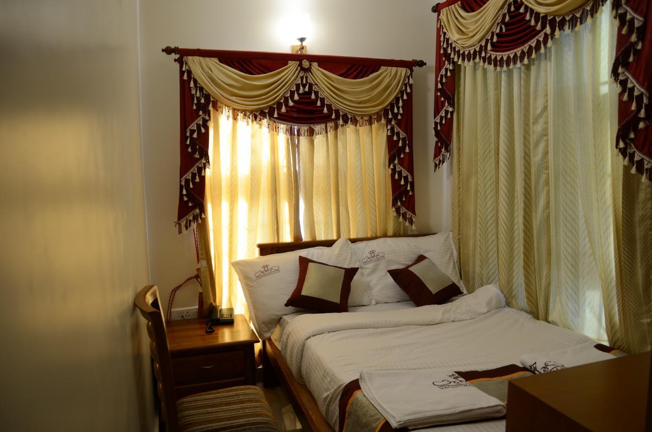 Hotel Vasantham Palace Ooty Buitenkant foto
