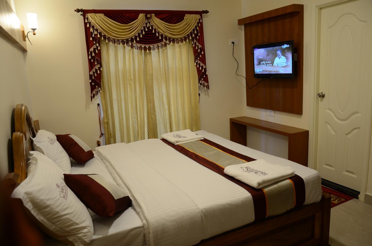 Hotel Vasantham Palace Ooty Buitenkant foto
