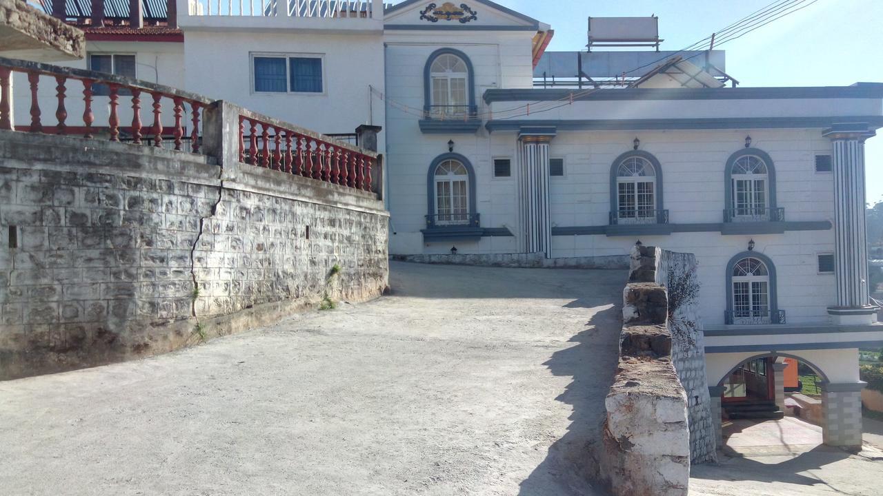 Hotel Vasantham Palace Ooty Buitenkant foto