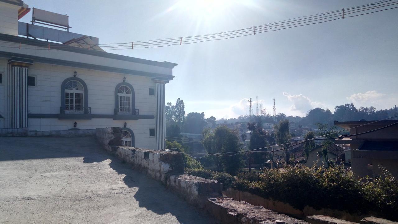 Hotel Vasantham Palace Ooty Buitenkant foto